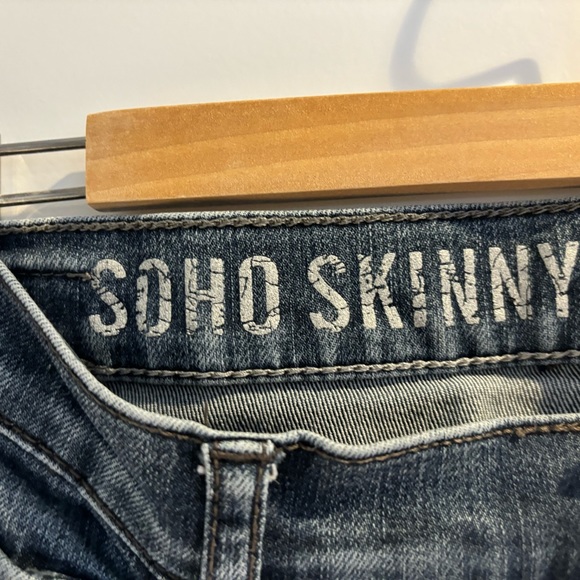 DKNY Jeans - Picture 4 of 8